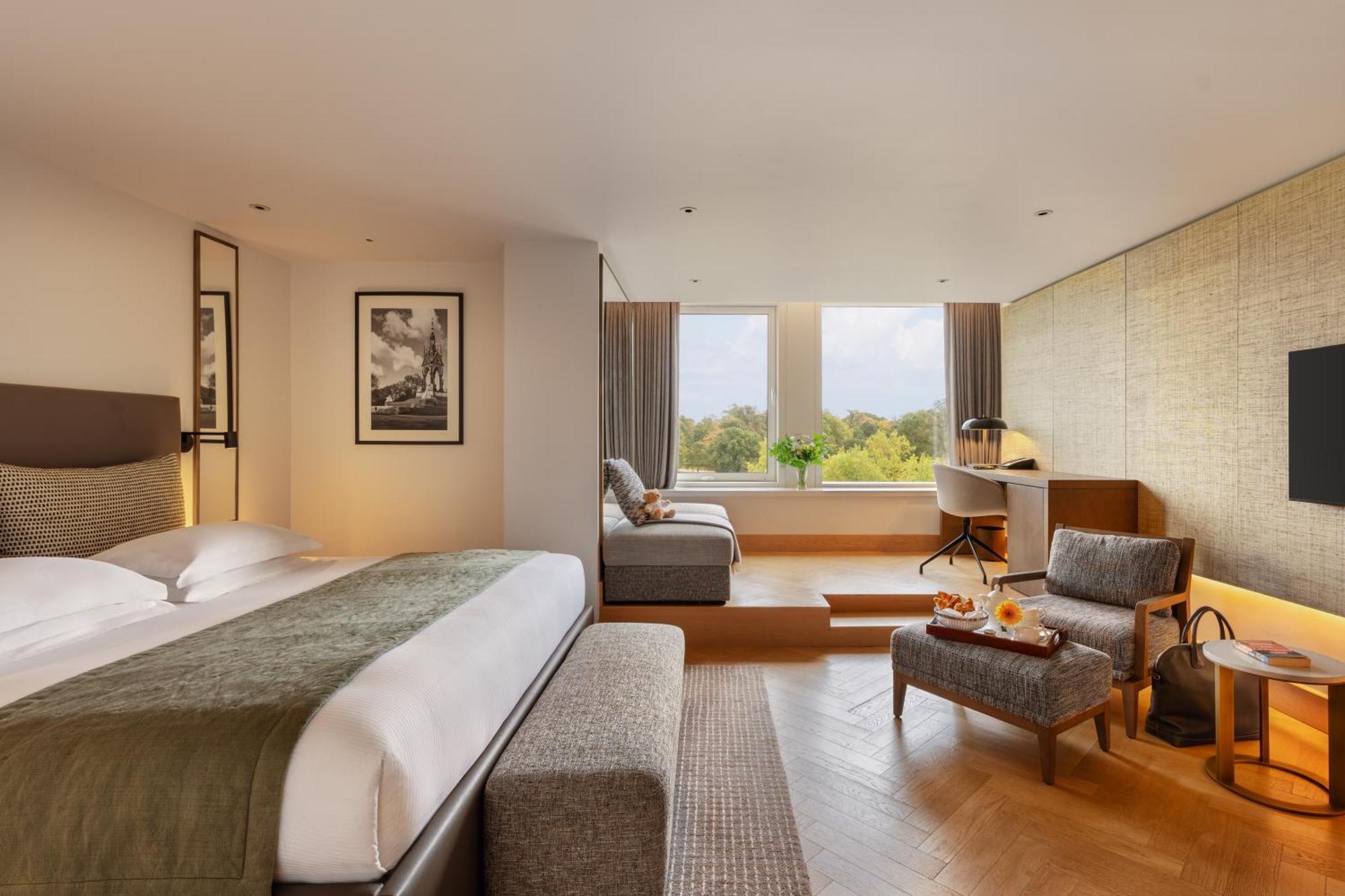 Royal Garden Hotel London Exterior photo A suite at The Grove